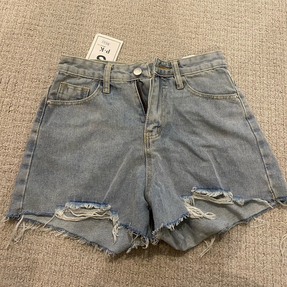 Jean shorts with pink hearts on the back for $20 from shein! Never worn! - Picture 1 of 2